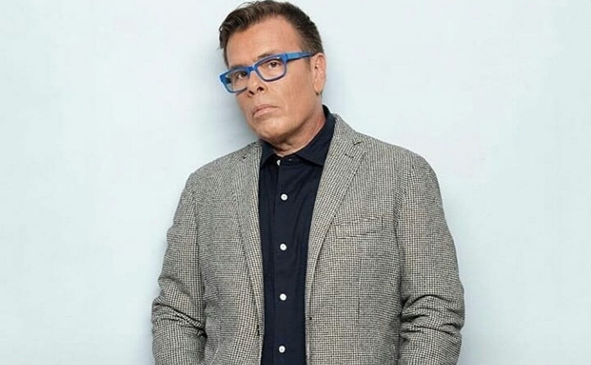 “Με τον Παπανώτα δεν θα ήθελα να κλειστώ στο ασανσέρ. Δεν ταιριάζουμε καθόλου με αυτόν τον άνθρωπο”.