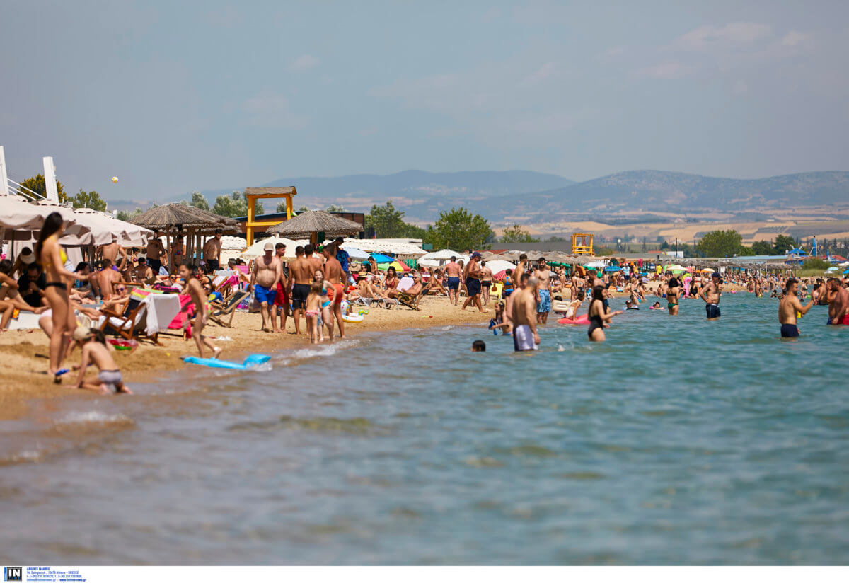 ΕΚΠΟΙΖΩ: Οι κανόνες για την ελεύθερη πρόσβαση των πολιτών στις παραλίες