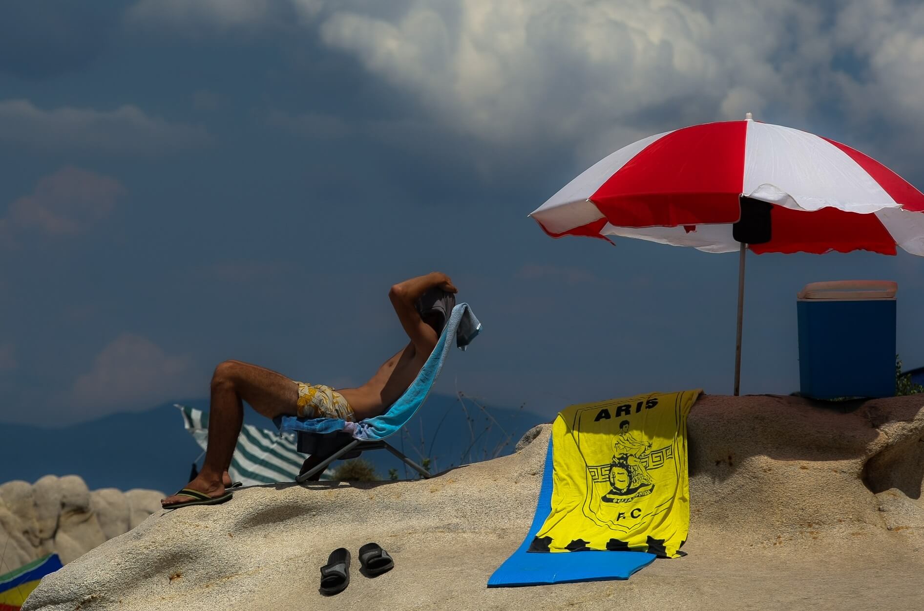 Τα πράγματα που πρέπει να έχεις μαζί σου στην παραλία