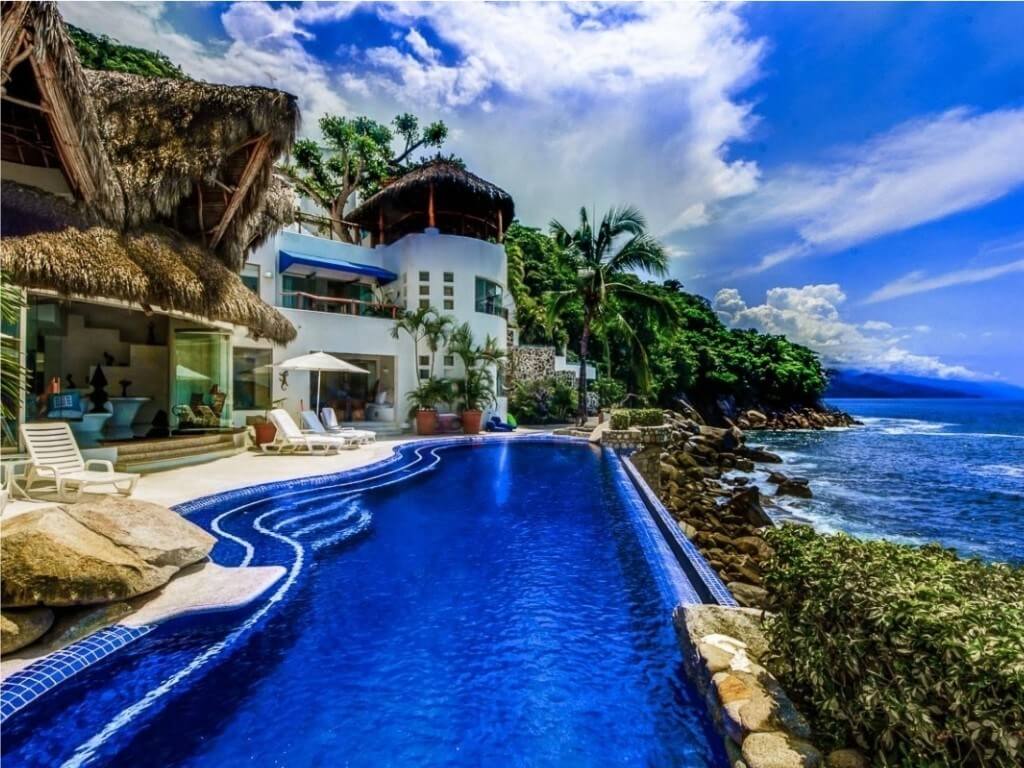 Αν δείτε τα νέα πολυτελή καταλύματα της Airbnb θα σας πέσει το σαγόνι!