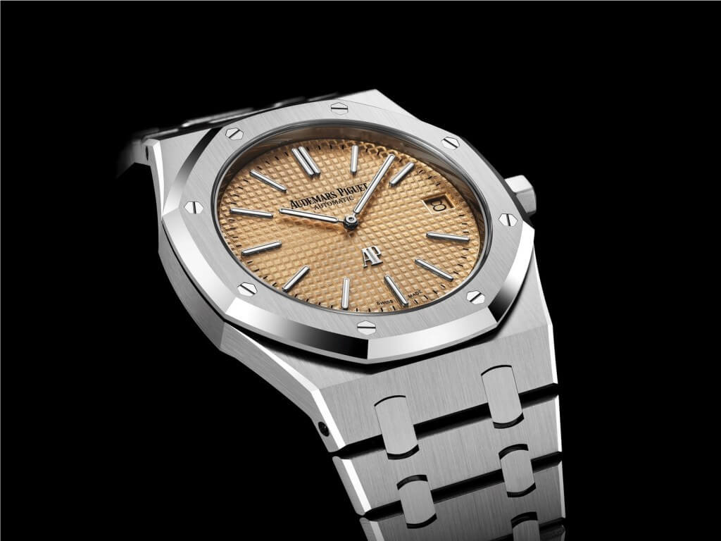 Η νέα τάση στα ρολόγια είναι το καντράν στο χρώμα του σολομού!