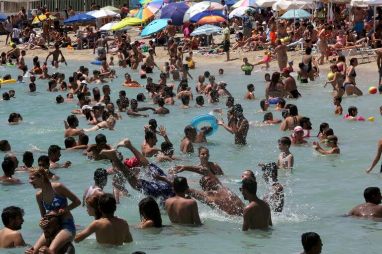 Καιρός σήμερα: Στον αστερισμό του καύσωνα – Θα «βράσουμε» με… 38άρια!