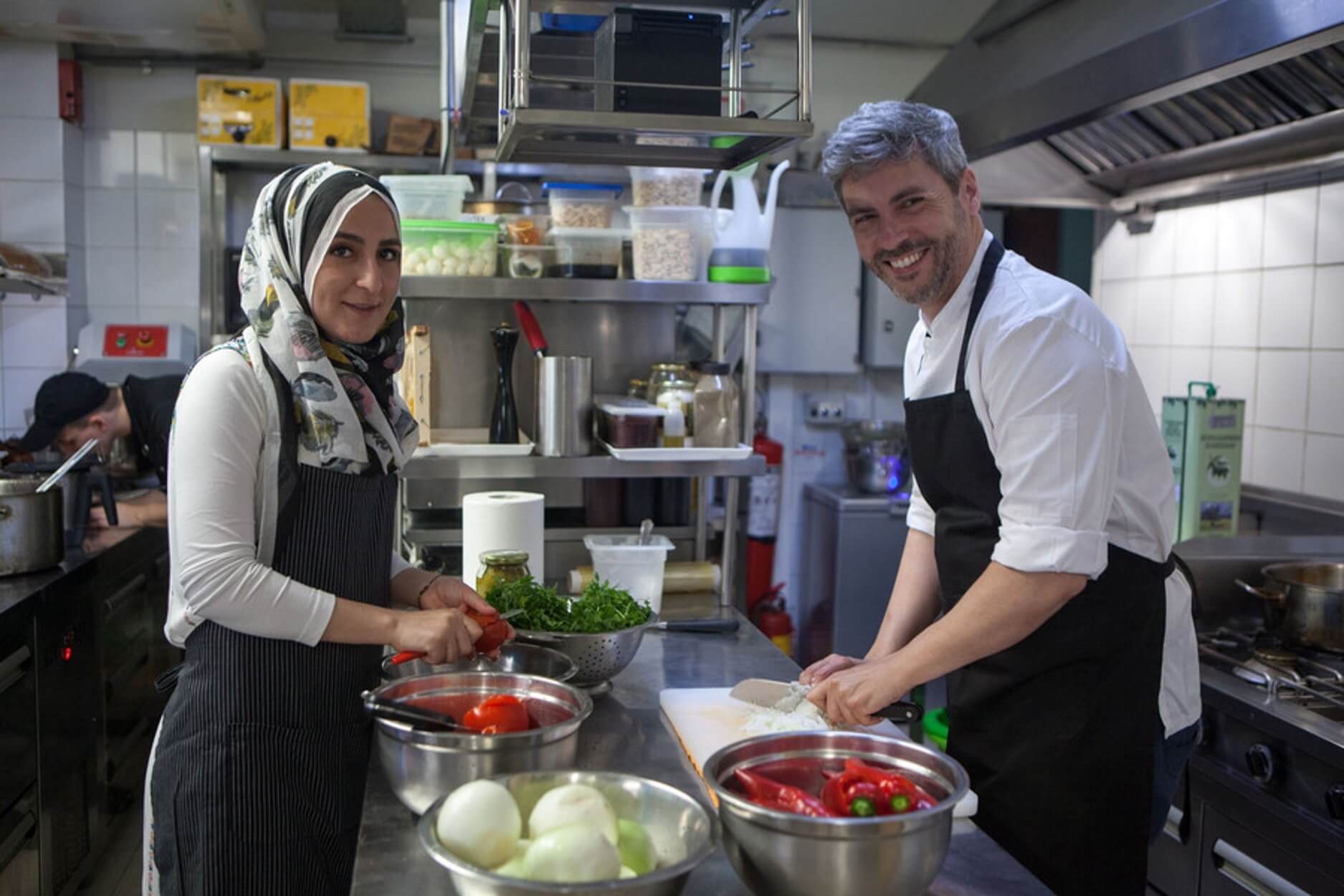 Αθήνα: Από την κόλαση της Μέσης Ανατολής, κορυφαία σεφ!