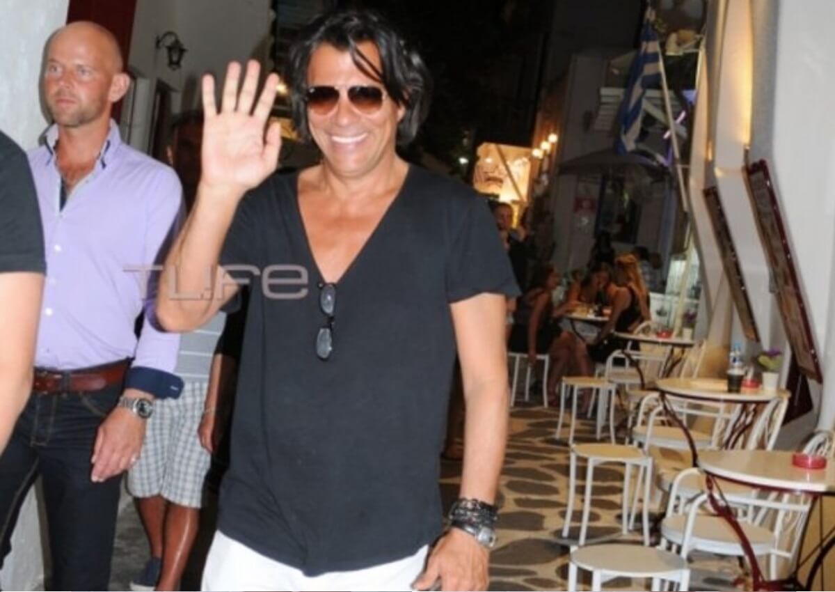 Βόλτες στη Μύκονο για τον Ηλία Ψινάκη, μετά την ήττα των Ευρωεκλογών!