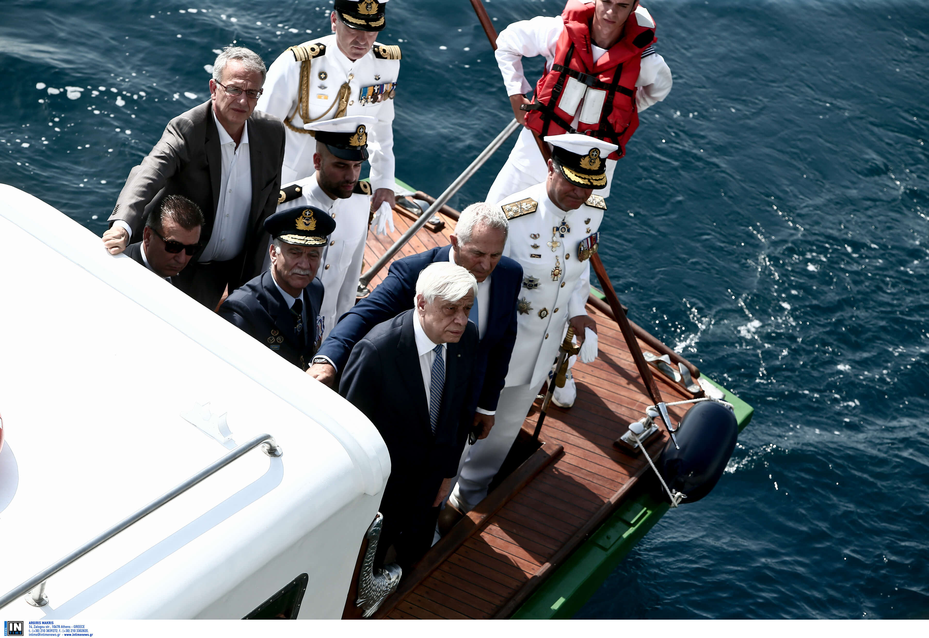 Παυλόπουλος και Αποστολάκης επιθεώρησαν τον Στόλο του Πολεμικού Ναυτικού! [pics]