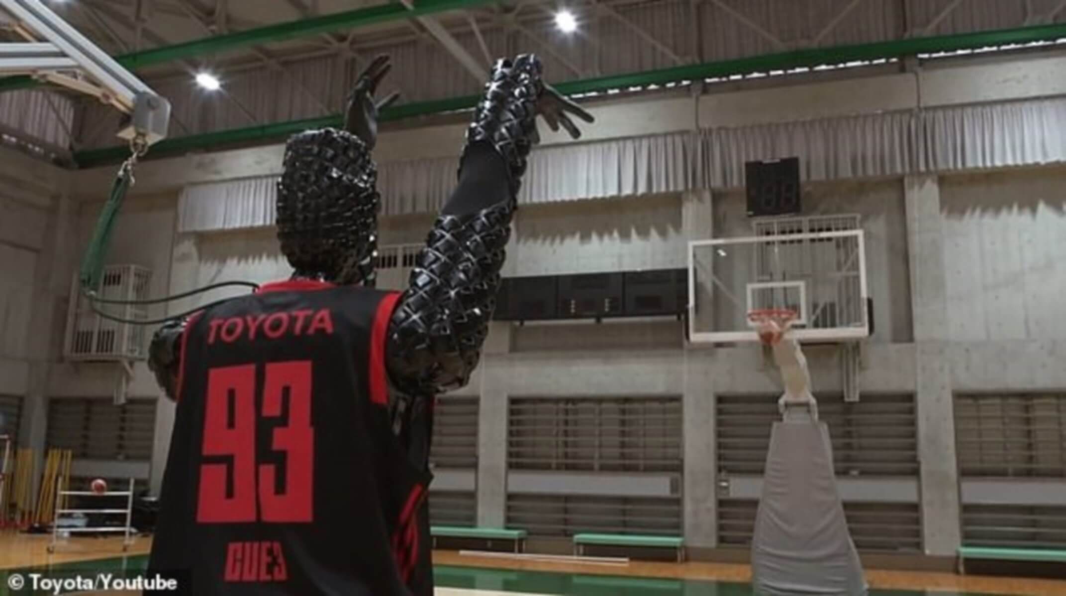 Ρομπότ – μπασκετμπολίστας έκανε παγκόσμιο ρεκόρ Γκίνες – Video