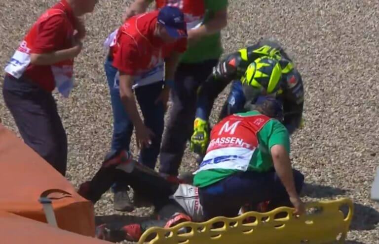 MotoGP: Η φοβερή πτώση του Ρόσι! Έστειλε στο νοσοκομείο τον Νακαγκάμι – video