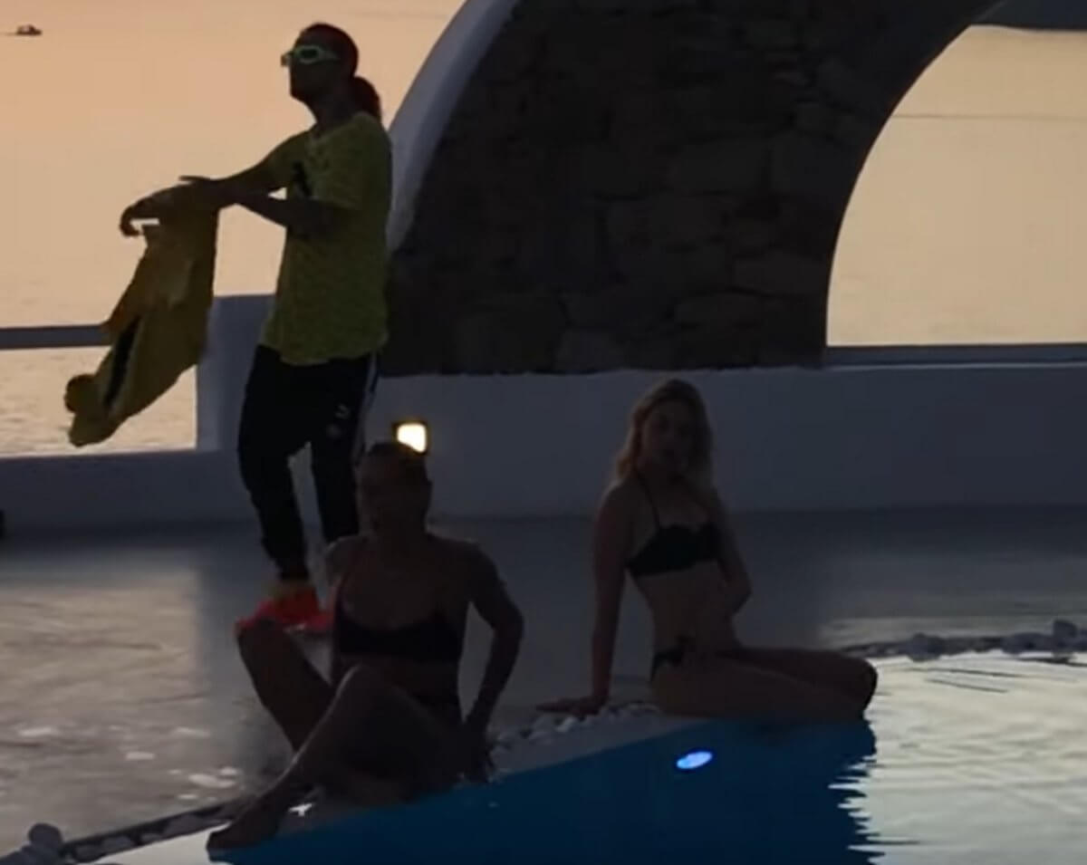 Μύκονος: O Sin Boy και οι αιθέριες υπάρξεις στην πισίνα πολυτελούς ξενοδοχείου – Δουλειά και καλοπέραση – video