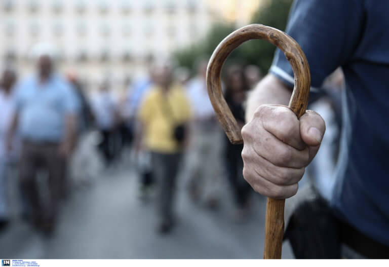 Άκυρες οι μειώσεις σε 350.000 επικουρικές συντάξεις! Παράνομος και ο επανυπολογισμός χιλιάδων συντάξεων!