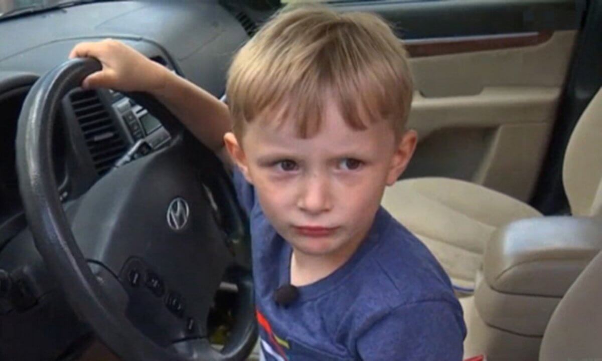 Αυτός είναι ο τετράχρονος που έκλεψε τα κλειδιά αυτοκινήτου και οδήγησε για να πάρει σοκολάτες – video