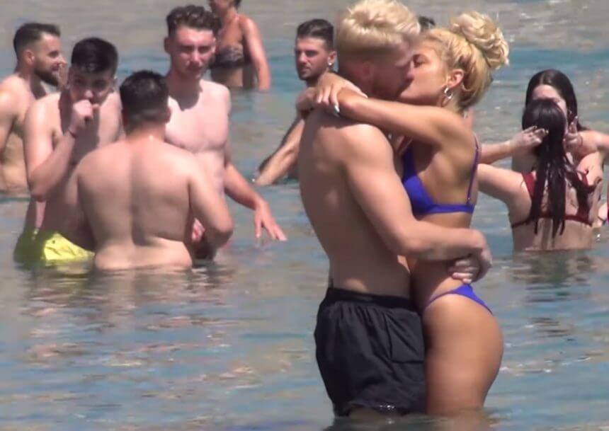 Καυτά φιλιά και χάδια μέσα σε θάλασσα της Μυκόνου για την Ιωάννα Τούνη και τον Νώντα Παπαντωνίου [video]
