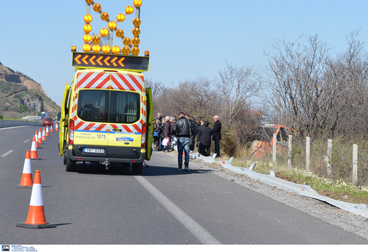 Τροχαίο Αθηνών – Θεσσαλονίκης: Σύγκρουση αυτοκινήτου με μηχανή – Κυκλοφοριακό χάος στην εθνική οδό!