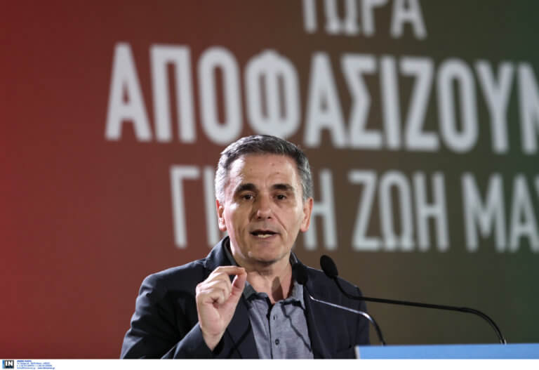 Κάλεσμα Τσακαλώτου στη μεσαία τάξη – Τι είπε για την ταυτότητα του ΣΥΡΙΖΑ