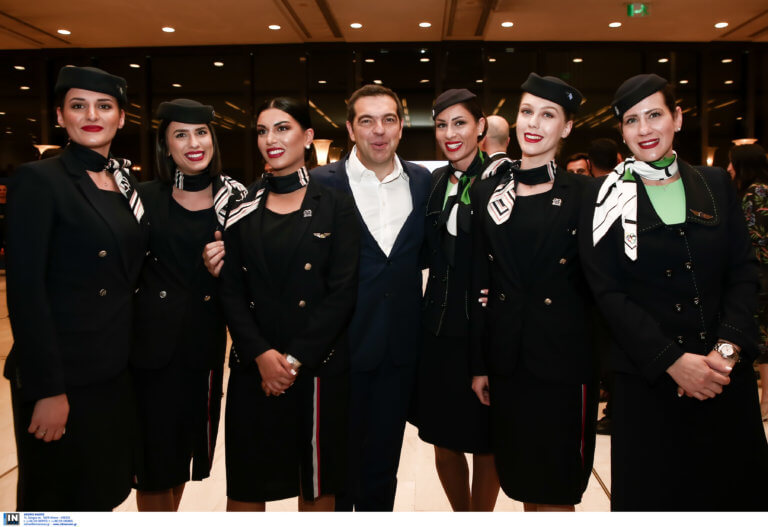 Τσίπρας… Airlines! Ο πρωθυπουργός με έξι καλλονές αεροσυνοδούς!