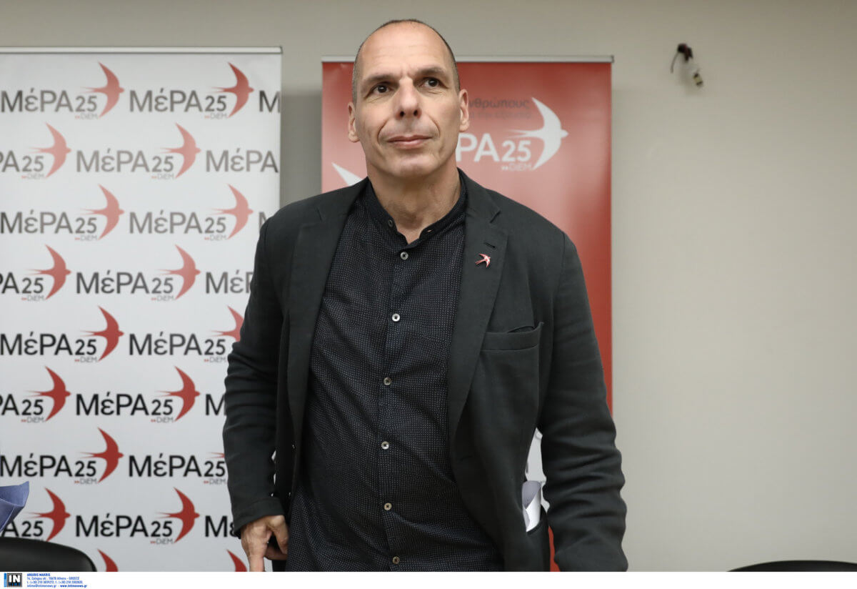 Ο Γιάνης Βαρουφάκης στο newsit.gr – Στείλτε τα ερωτήματά σας