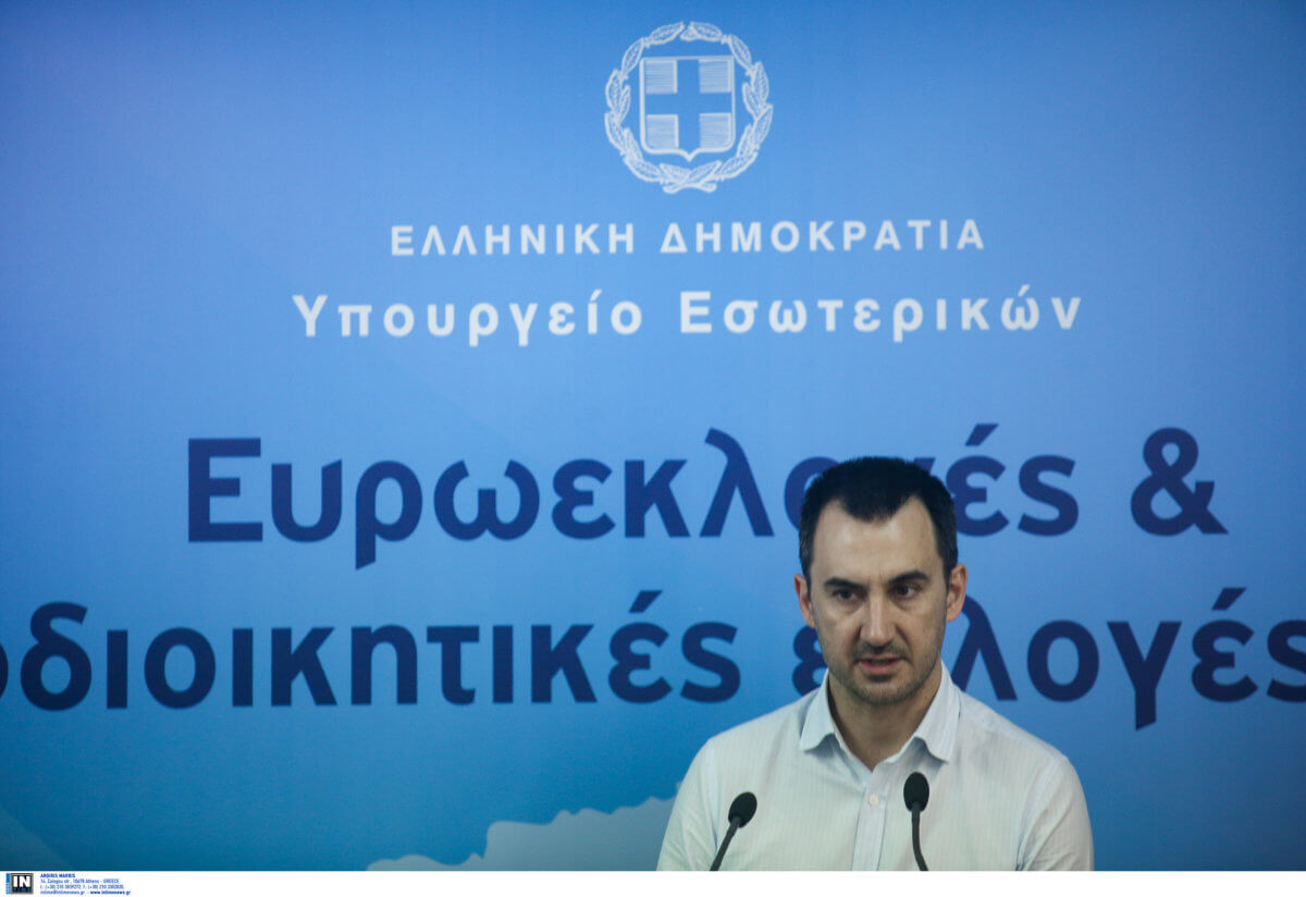 Εκλογές 2019: Πολύ πρωινός ξανά ο Χαρίτσης – Ψήφισε στην Καλαμάτα