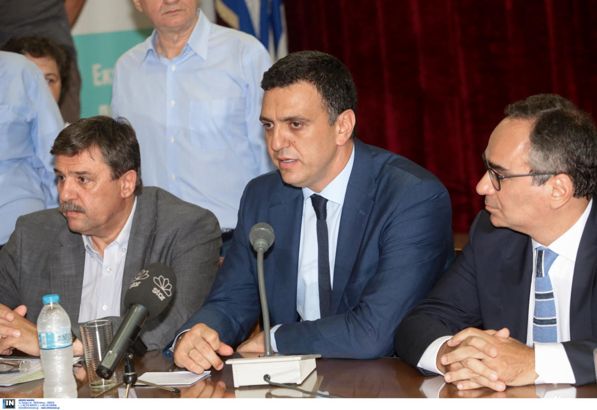 Αλλαγή σκυτάλης στο Υπουργείο Υγείας χωρίς Παύλο Πολάκη και σπόντες εκατέρωθεν