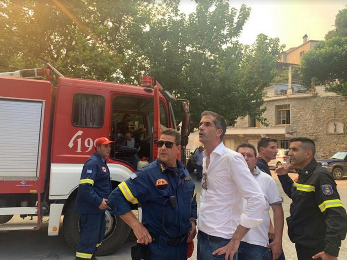 Μανίκια Ευβοίας: Παρών ο Κώστας Μπακογιάννης – Σε ανοιχτή γραμμή με τις πυροσβεστικές αρχές!