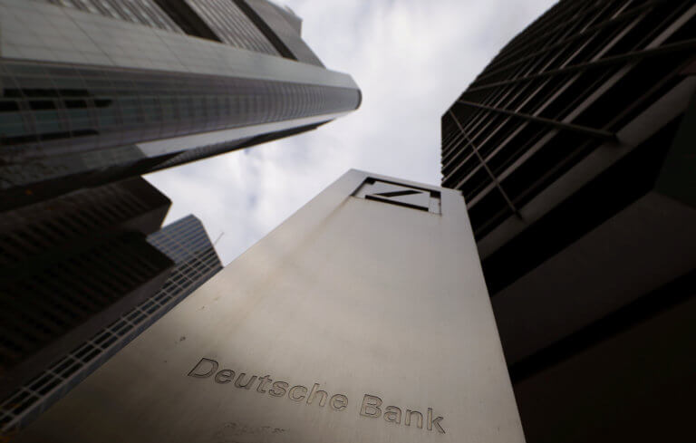 Στα σκαριά η αναδιάρθρωση της Deutsche Bank - Θα κοστίσει 5 δισεκ. ευρώ και περικοπές σε 20.000 θέσεις εργασίας
