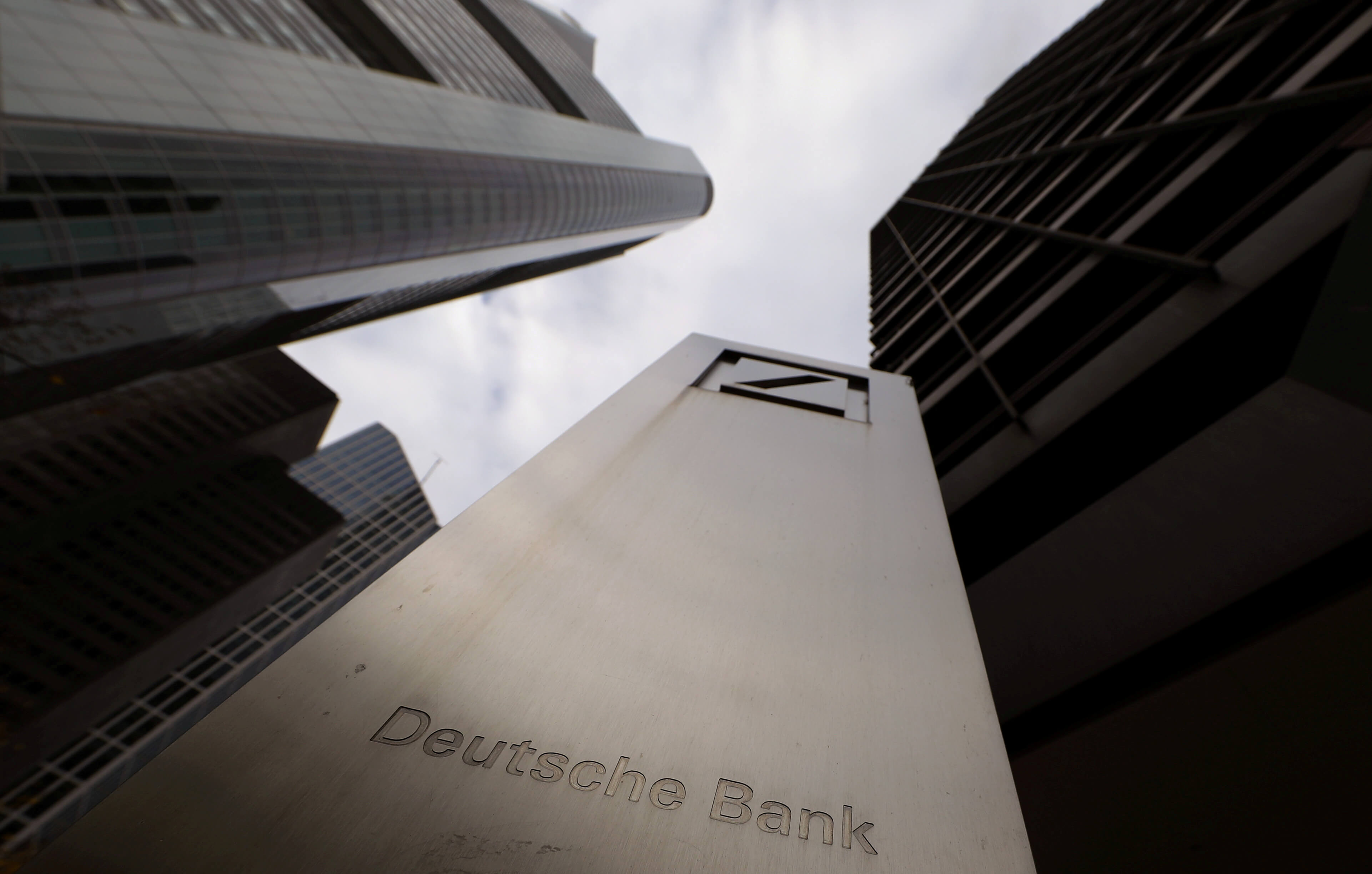 Deutsche Bank: Η αναδιάρθρωση της θα κοστίσει έως 5 δισεκ. ευρώ