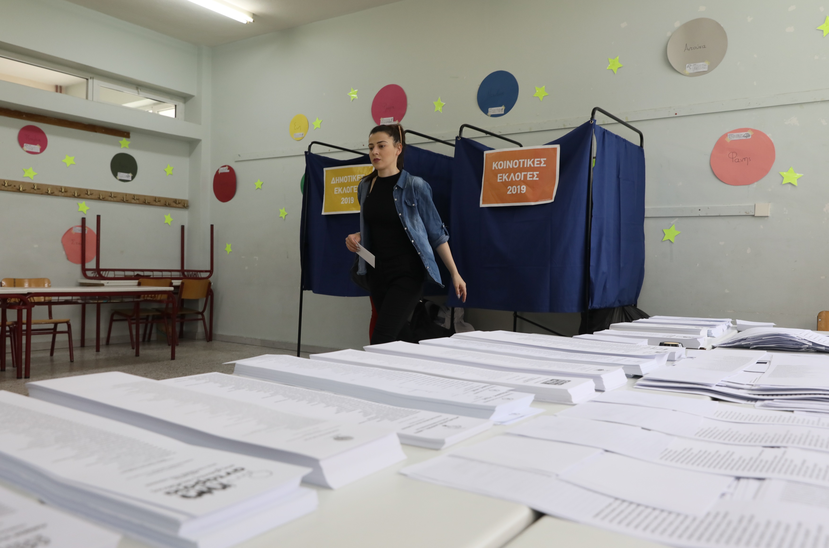 Δημοσκόπηση εκλογών: Αυτοδυναμία με 160 έδρες για τη ΝΔ και εξακομματική Βουλή