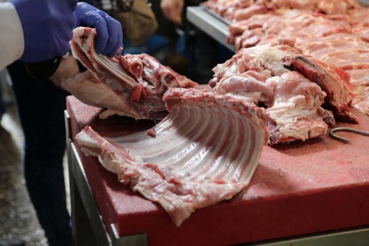 Πειραιάς: Κατασχέθηκαν εκατοντάδες κιλά ακατάλληλα κρέατα!