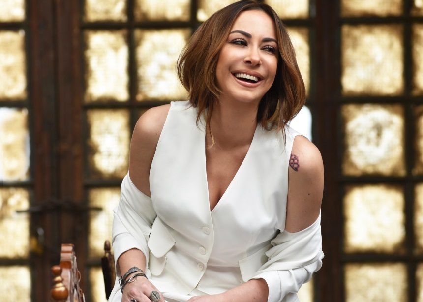 H Μελίνα Ασλανίδου ενέδωσε στο FaceApp – Δες πώς θα είναι στα γεράματα!