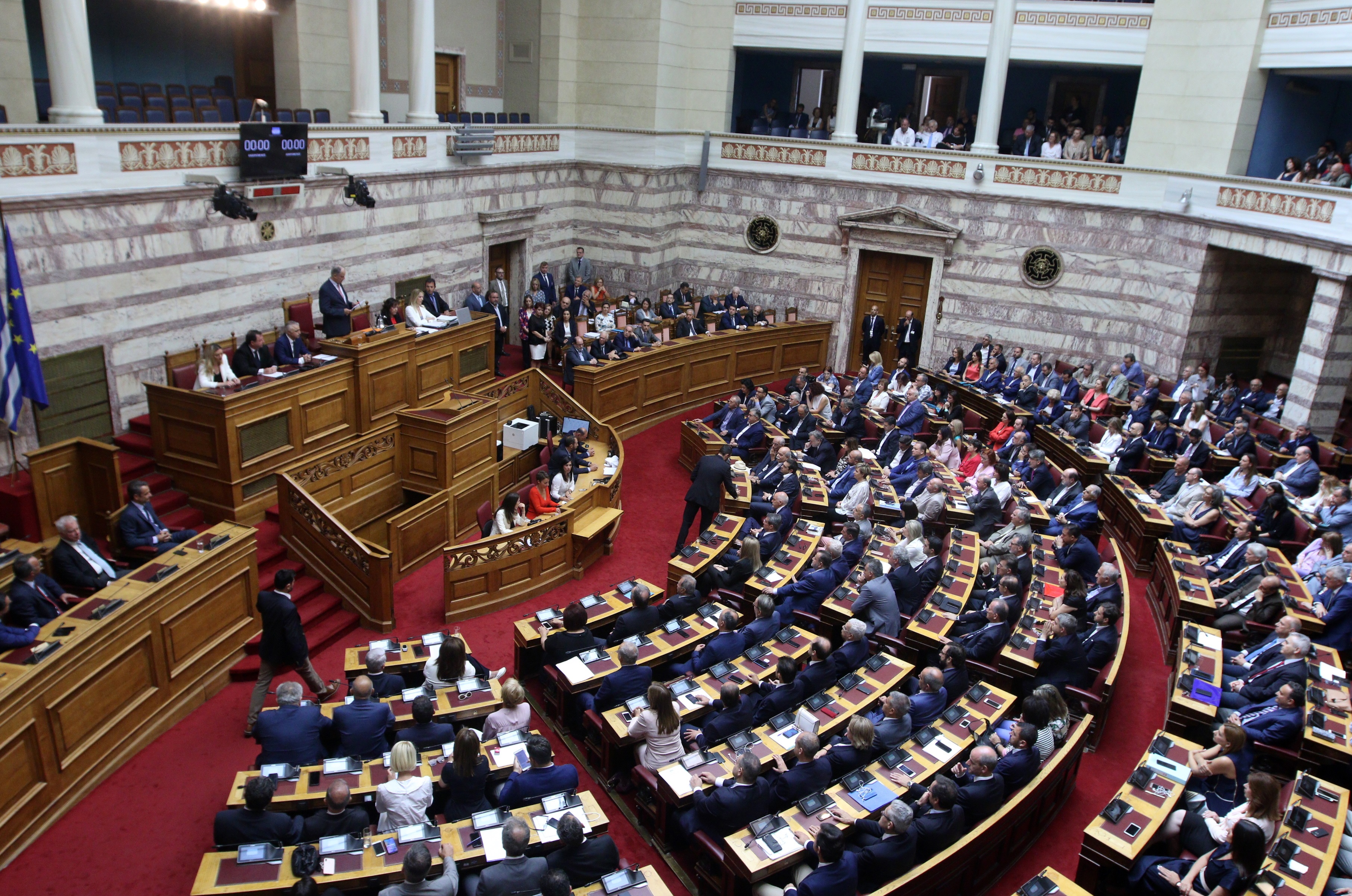Βουλή: Ενστάσεις αντισυνταγματικότητας στο πολυνομοσχέδιο