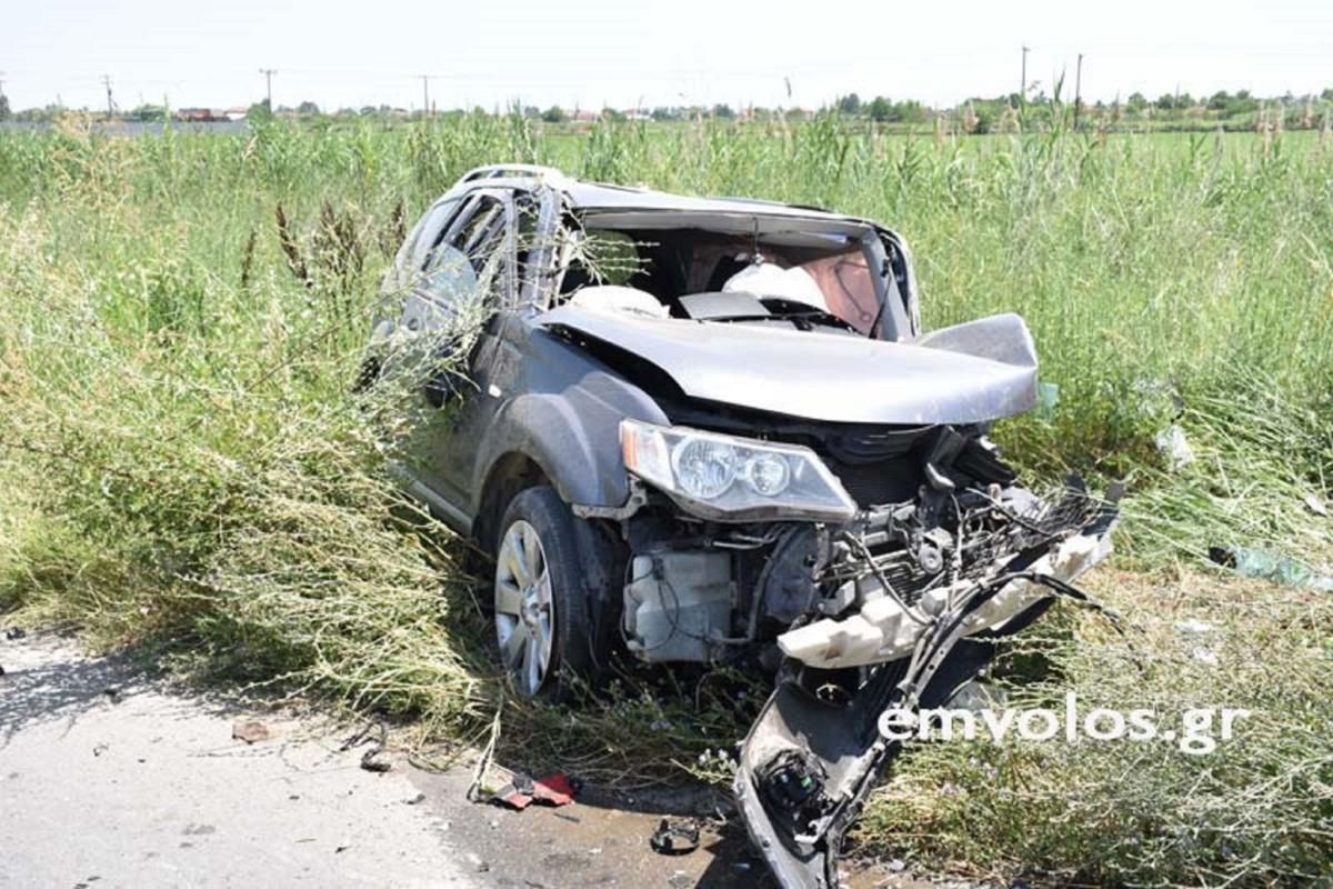 Ημαθία: Ένας νεκρός και δύο τραυματίες σε σύγκρουση τριών αυτοκινήτων – video, pics