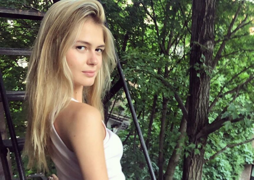 Η Αμαλία Κωστοπούλου ξεκίνησε τις καλοκαιρινές διακοπές της στην Πάτμο!