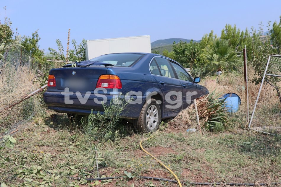 Λαμία: Έχασε τον έλεγχο και κατέληξε σε αποθήκη [pics]