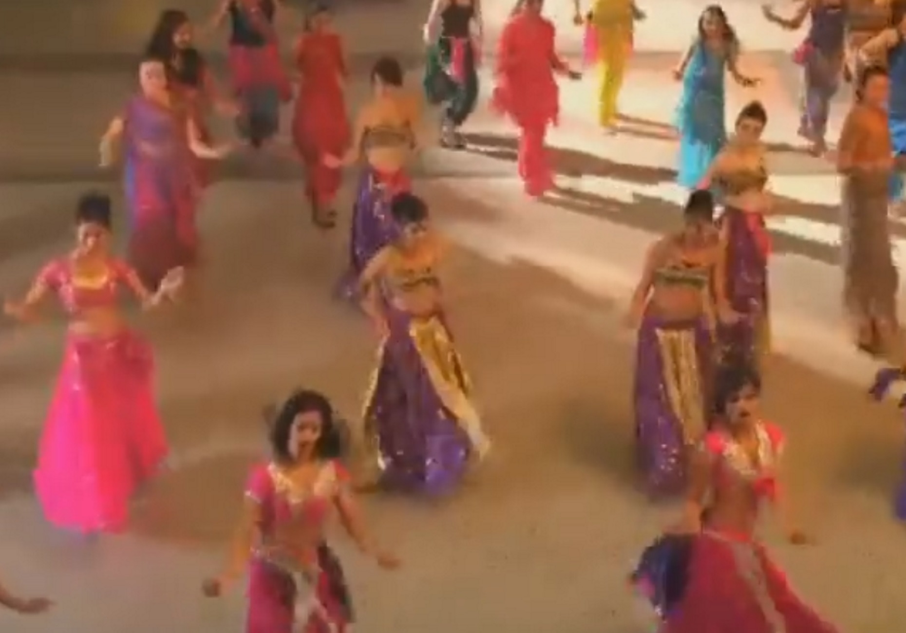 Ναύπλιο: Bolywood στο λιμάνι – Οι Ινδοί γύρισαν βίντεο κλιπ και έκλεψαν την παράσταση – video