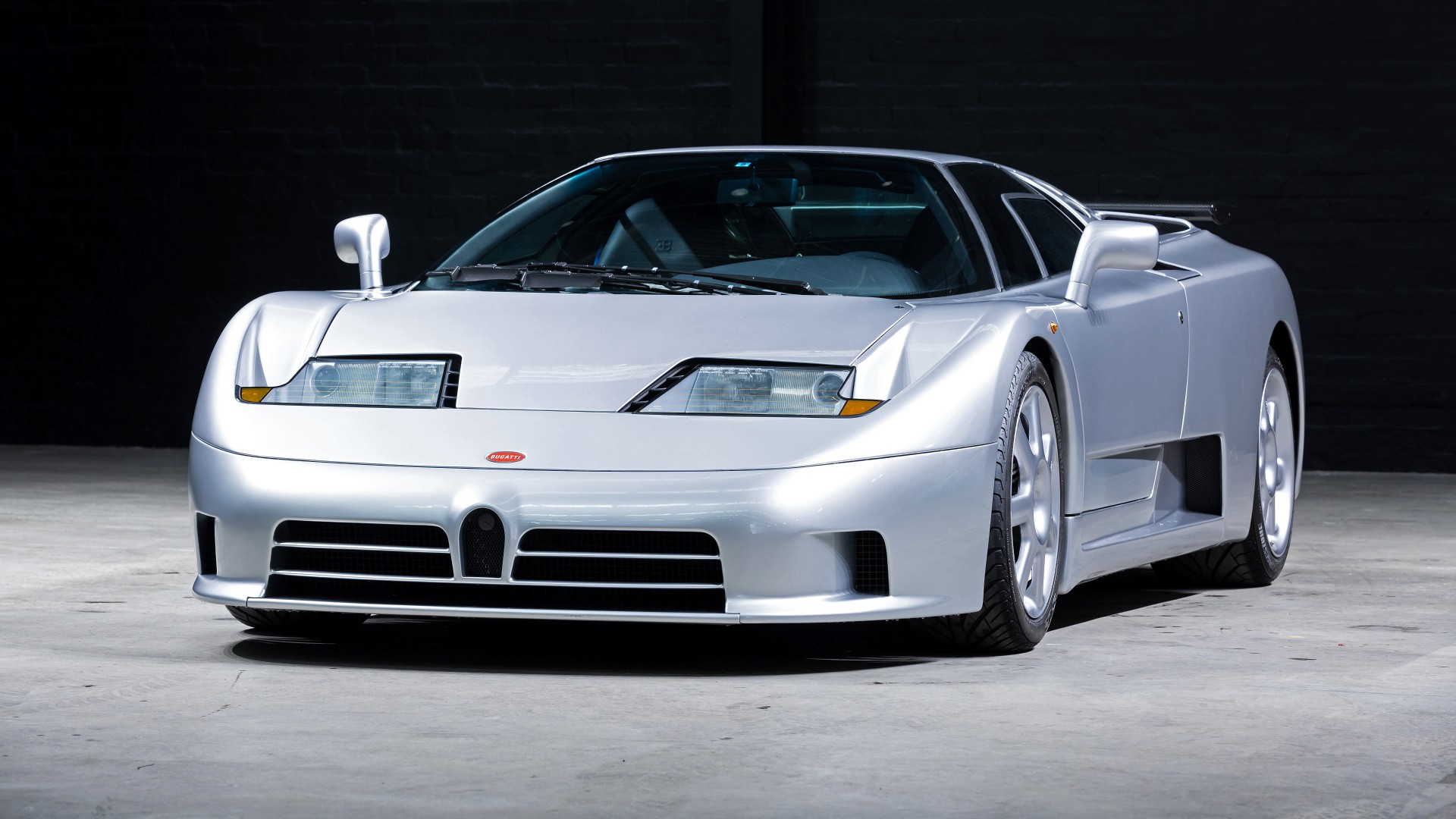 Bugatti: Φήμες για νέο μοντέλο εμπνευσμένο από την θρυλική EB110 SS