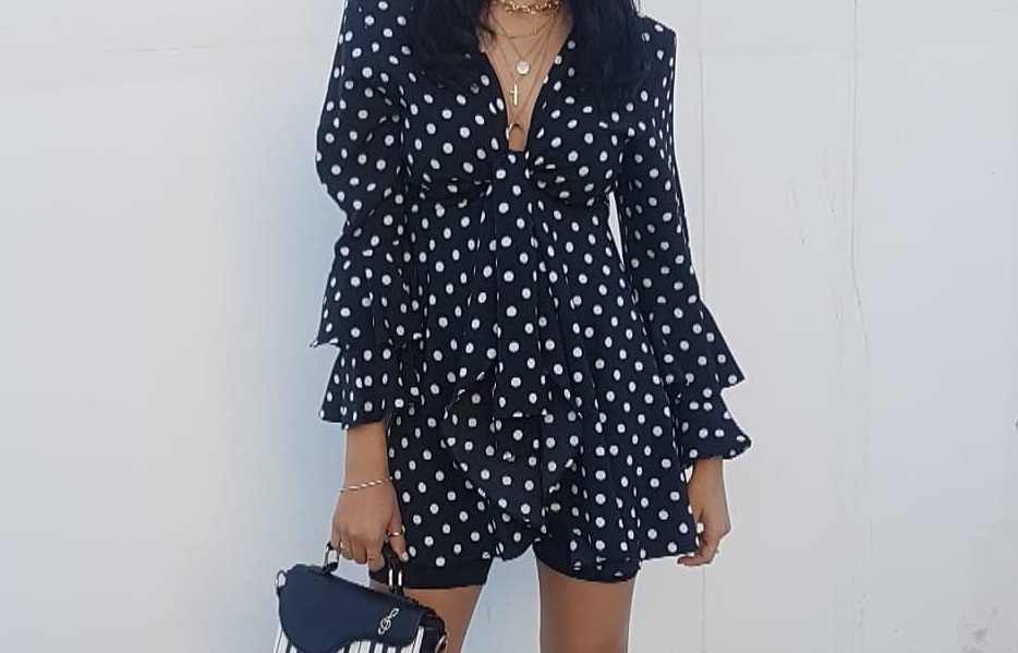 Ελληνίδα ηθοποιός ποζάρει με μαγιό χωρίς ίχνος ρετούς και μας δείχνει το “πριν” και το “μετά”!