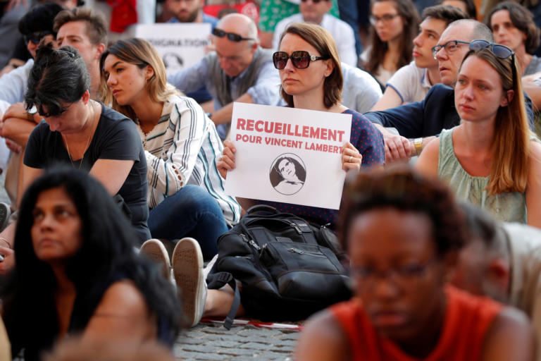 Πέθανε ο τετραπληγικός ασθενής Βενσάν Λαμπέρ που δίχασε τη Γαλλία