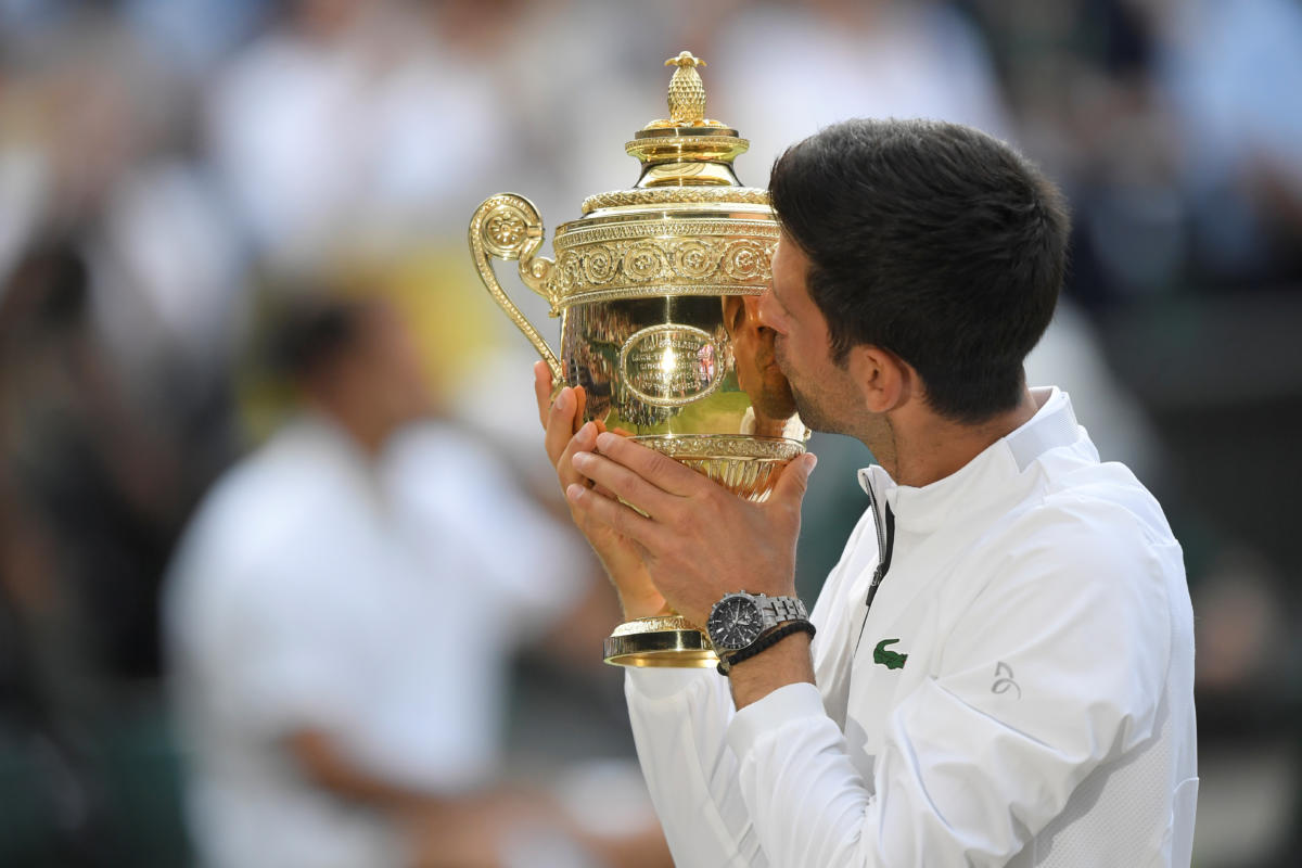 Wimbledon: Υποκλίθηκε στον Φέντερερ ο Τζόκοβιτς! “Έδειξε σε όλους ότι στα 37 σου δεν έχεις τελειώσει”