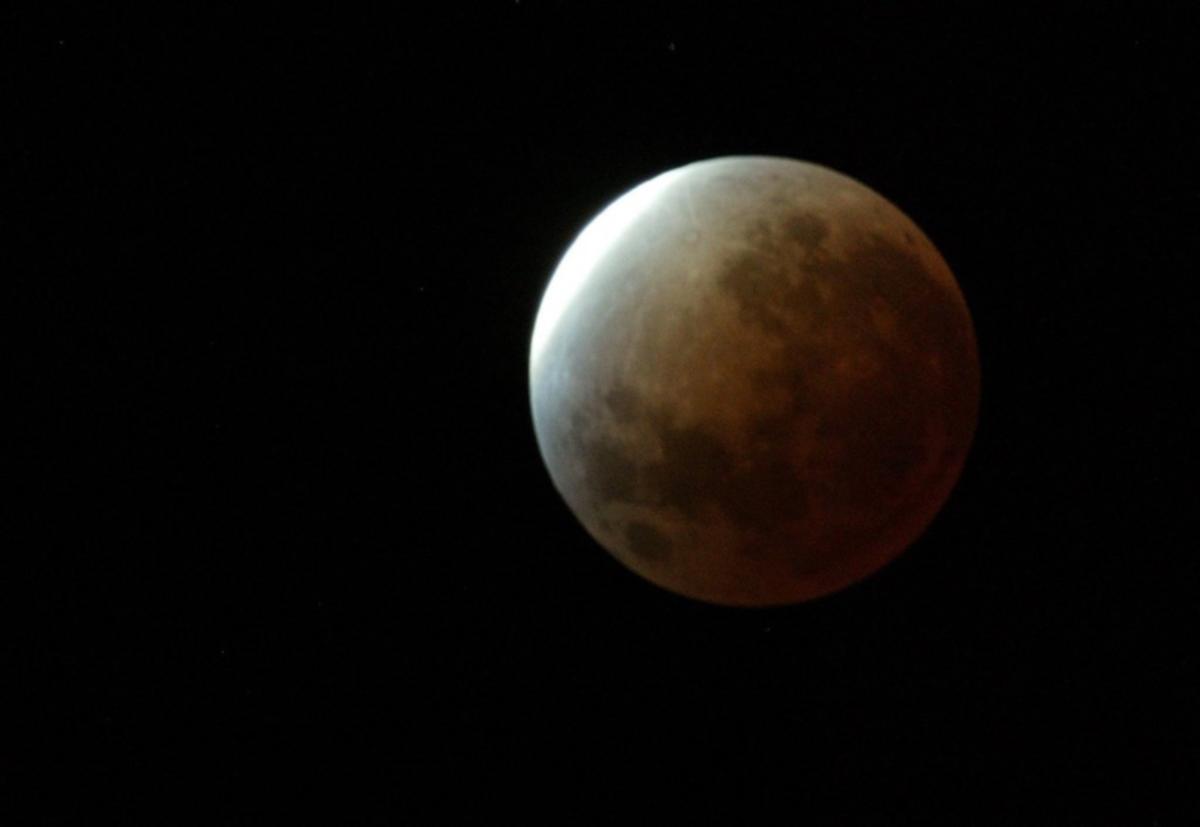 Μερική έκλειψη σελήνης απόψε: Τι ώρα θα είναι ορατή από την Αθήνα