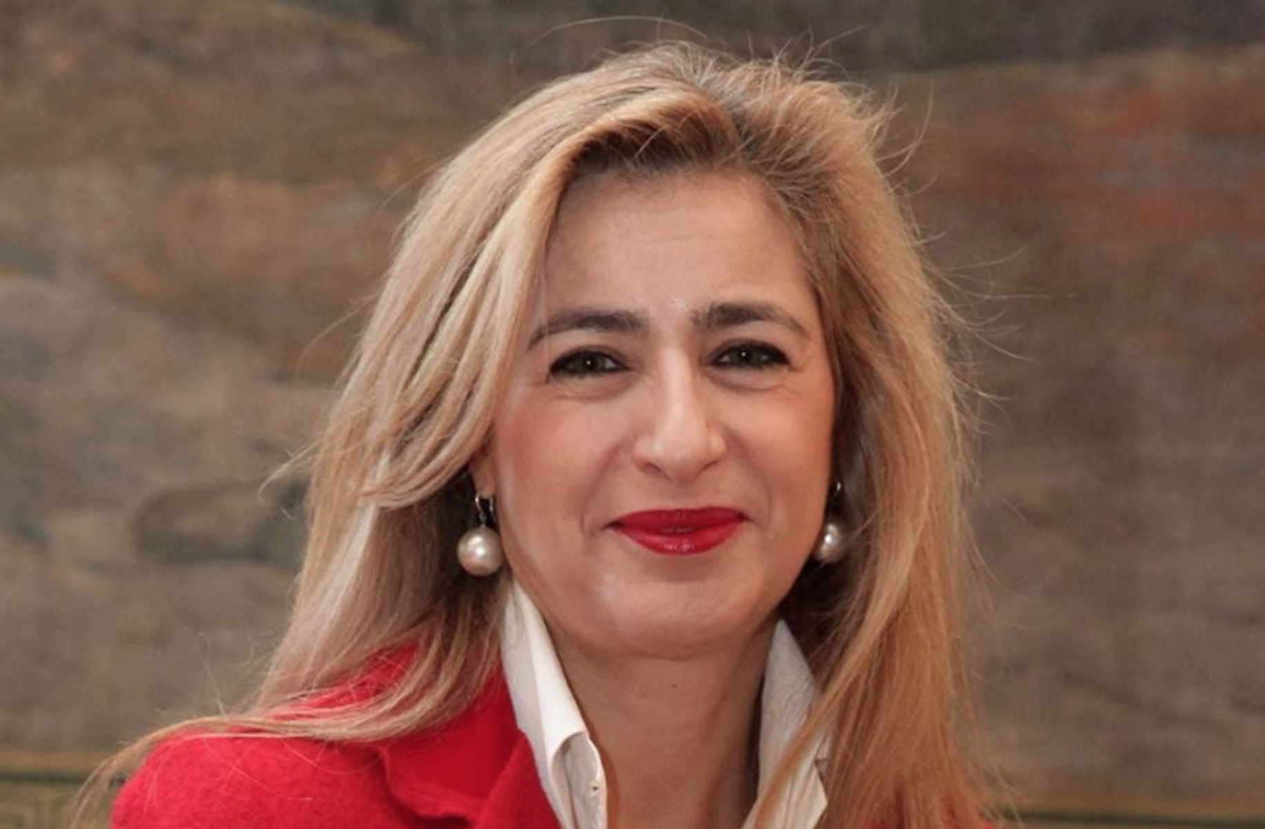 Μια Κυπραίου δίπλα στον επίτιμο, μια Κυπραίου δίπλα και στον Κυριάκο