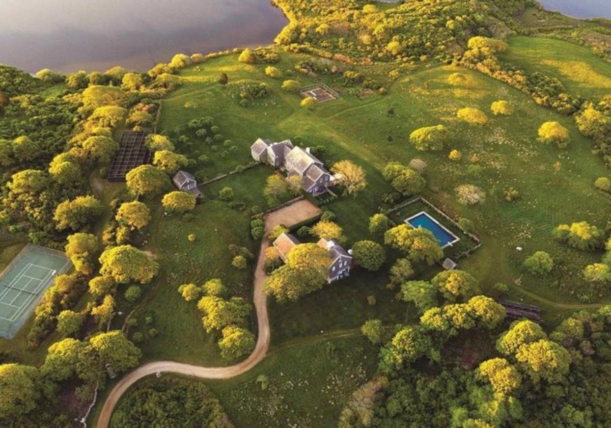 Δείτε το απίστευτο εξοχικό σπίτι της Τζάκι Κέντεντι αξίας 65 εκ. δολαρίων