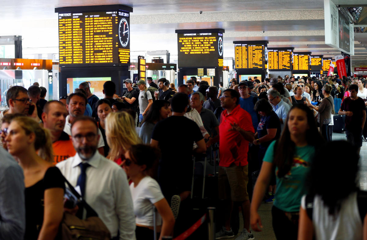 Φλωρεντία: “Χάος” από την φωτιά – Τεράστιες ουρές στα τρένα και δεκάδες ακυρώσεις δρομολογίων [pics]