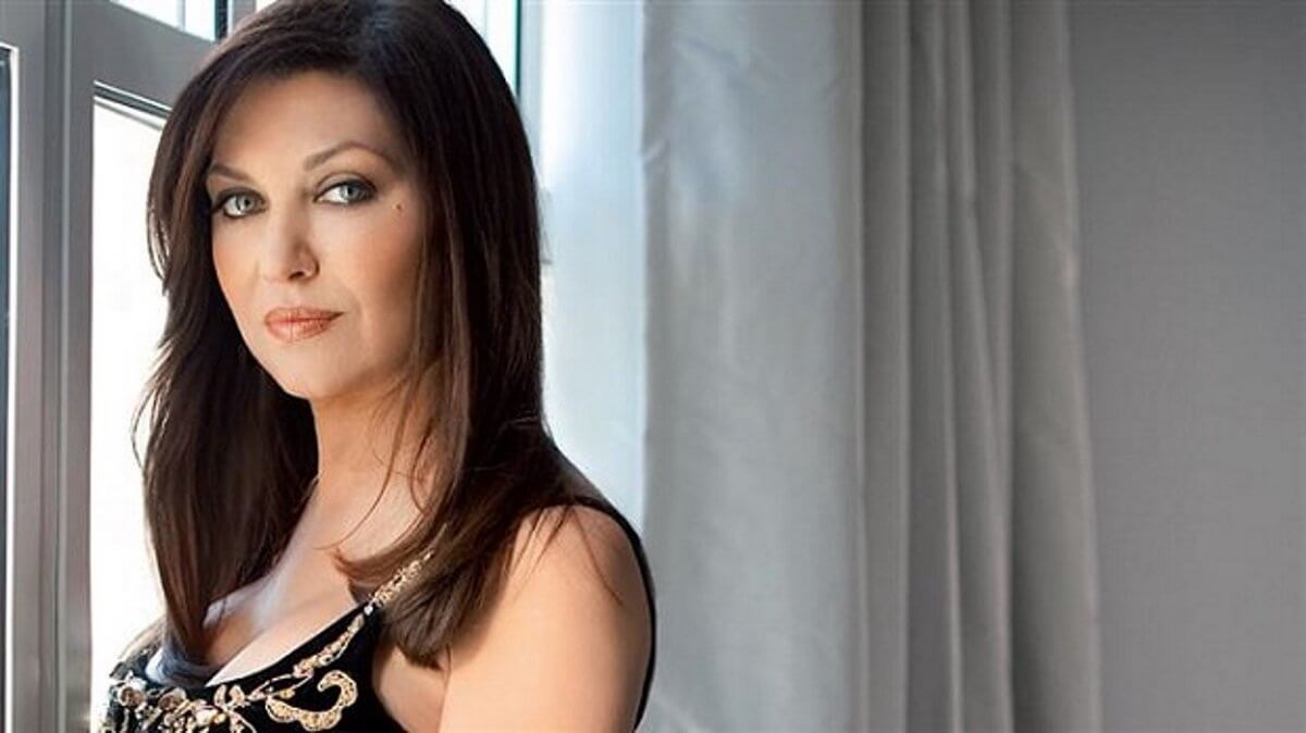 Η Καίτη Γαρμπή εξομολογείται για τον γιο της: “Δεν ήταν αυτό που ονειρεύτηκα για εκείνον…”