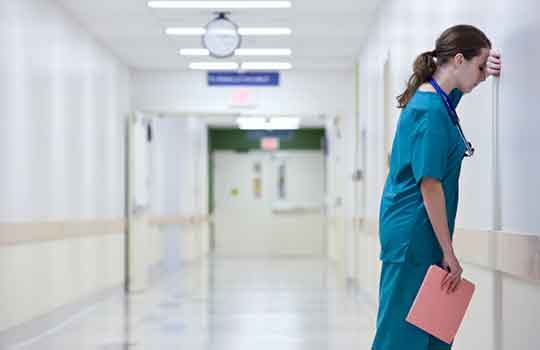Σε burnout οι γιατροί στα νησιά – Παθολόγος εφημερεύει … 32 μέρες χωρίς ρεπό!