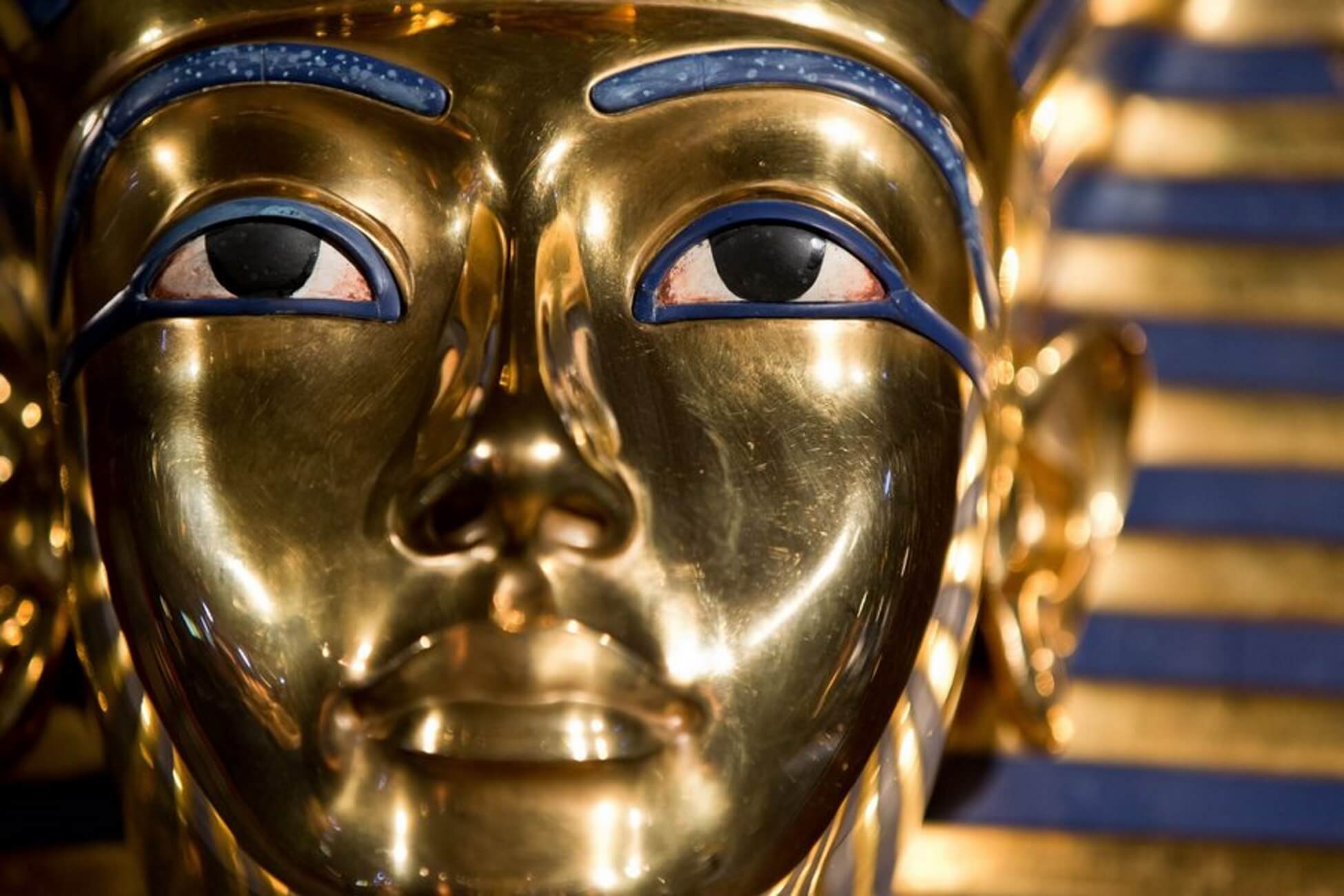 Στο σφυρί γλυπτό του Τουταγχαμών – Σφοδρές αντιδράσεις από την Αίγυπτο