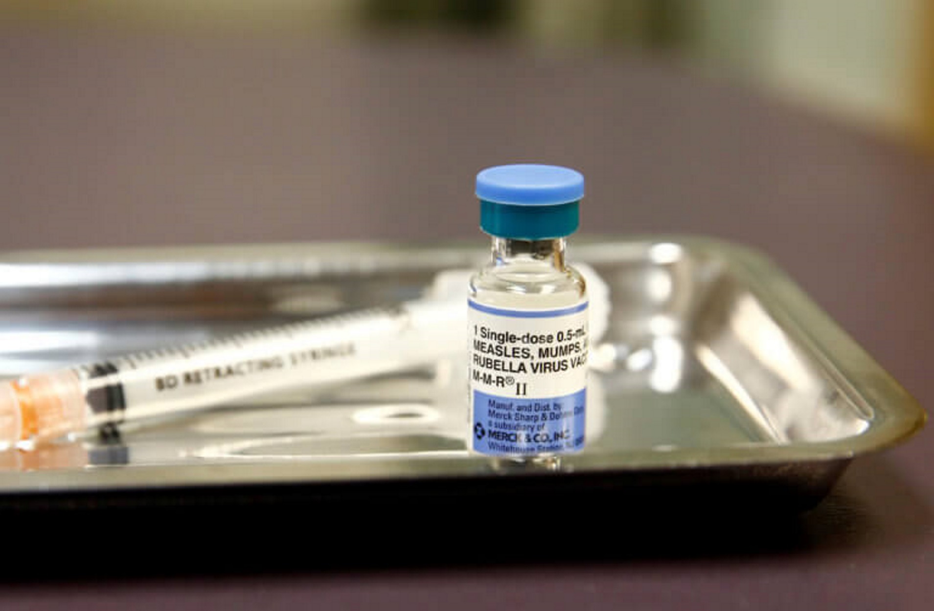 Κορονοϊός: Ασπίδα προστασίας το εμβόλιο ιλαράς, ερυθράς, παρωτίτιδας (MMR) – Τι δείχνει έρευνα