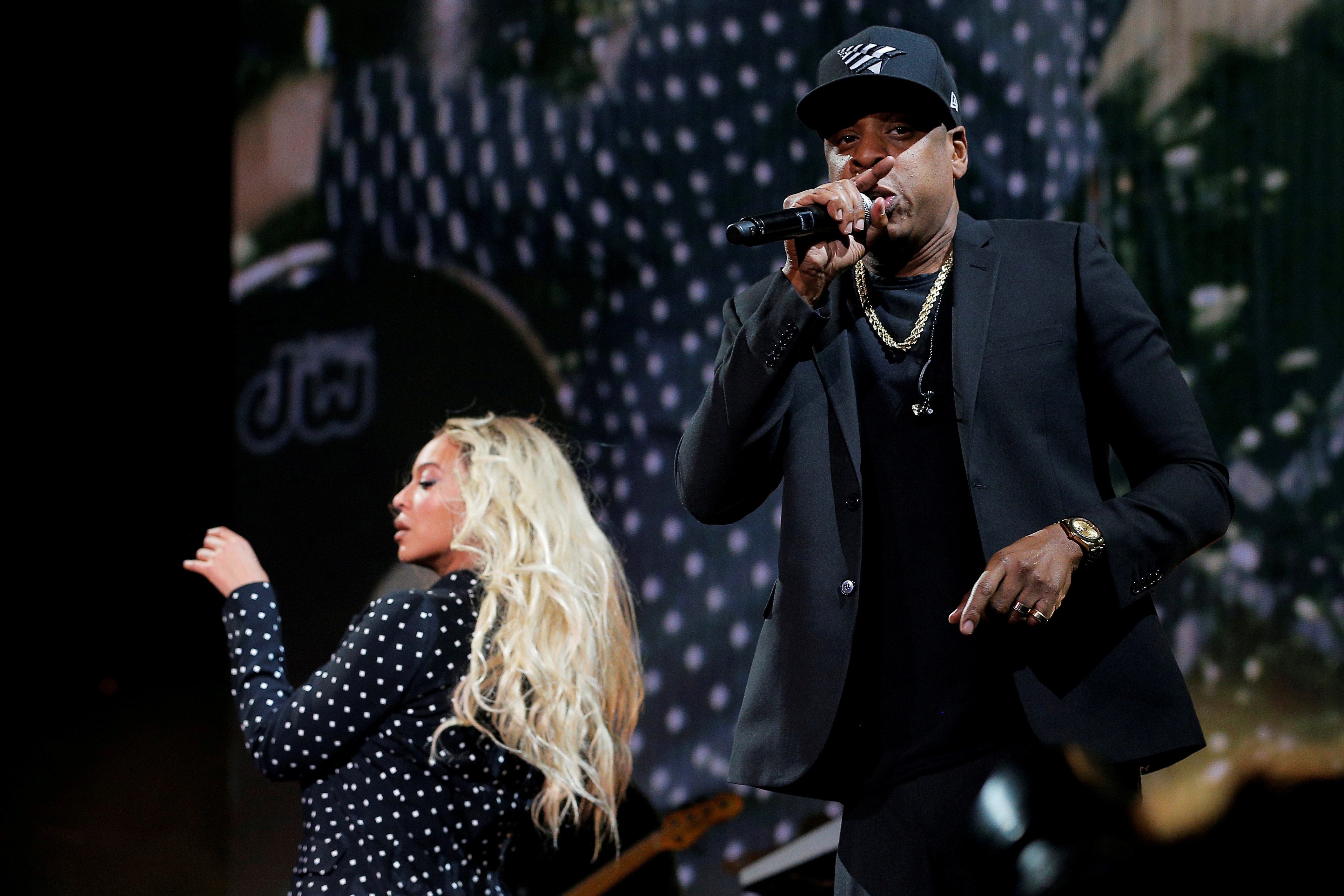 Ο Jay-Z είναι ο μοναδικός ράπερ στη λίστα δισεκατομμυριούχων του «Forbes» του 2023