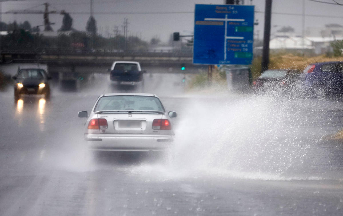 Καιρός meteo: Η εβδομάδα αρχίζει με βροχές και κρύο