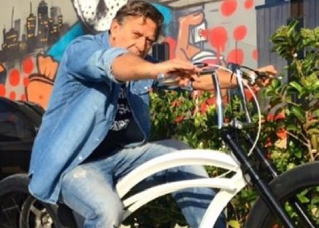 Κώστας Κόκλας: Φωτογραφίζει τον 11χρονο γιο του στις καλοκαιρινές διακοπές τους!