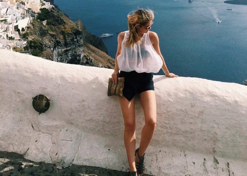 Η Αμαλία Κωστοπούλου αποκαλύπτει τους καλογυμνασμένους κοιλιακούς της