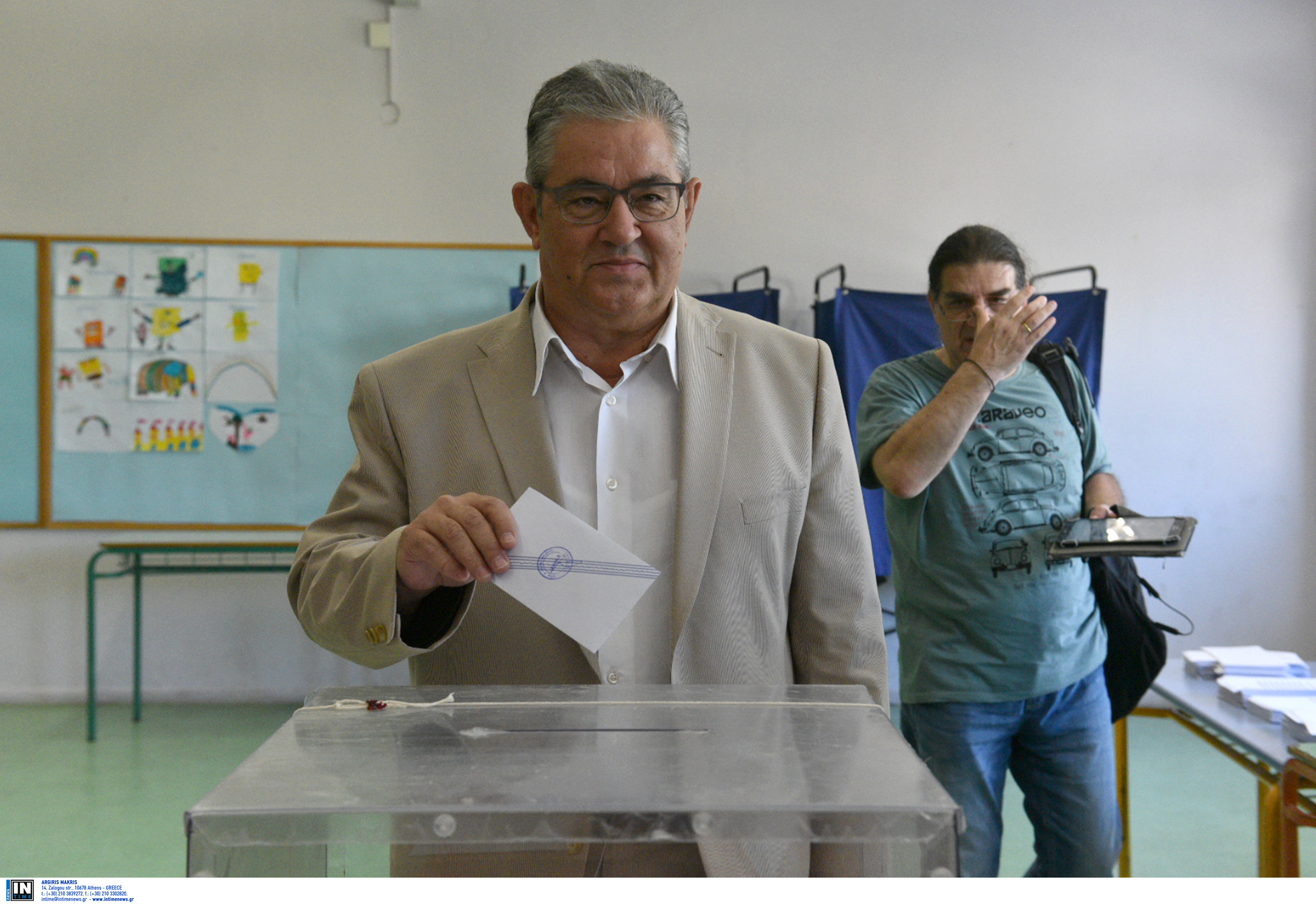 Εκλογές 2019: Στο Χαϊδάρι ψήφισε ο Δημήτρης Κουτσούμπας