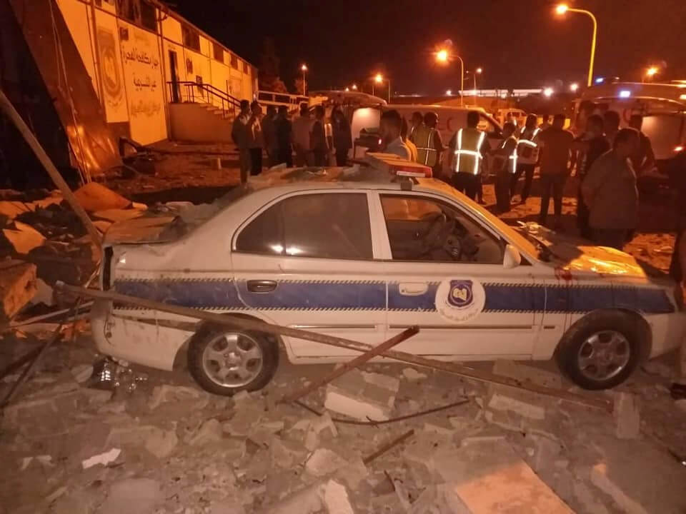 Λιβύη: Βομβαρδισμοί σκόρπισαν τον όλεθρο σε κέντρο μεταναστών! 40 νεκροί και 80 τραυματίες [pics]